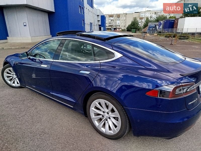 Ліфтбек Tesla Model S 2016 в Ковелі