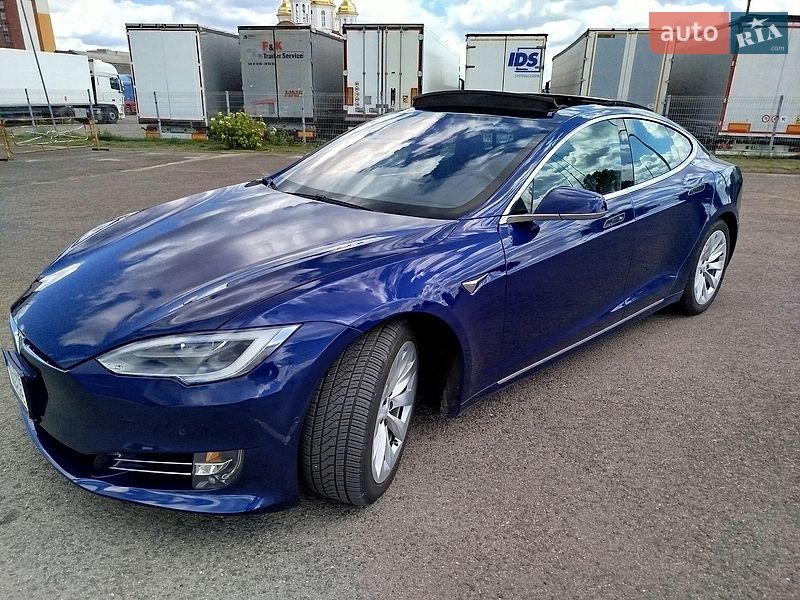 Ліфтбек Tesla Model S 2016 в Ковелі