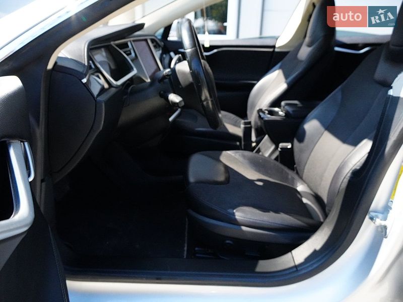 Лифтбек Tesla Model S 2014 в Дрогобыче фото 44 Лифтбек Tesla Model S 2014 в Дрогобыче