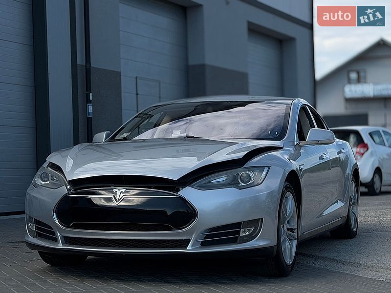 Лифтбек Tesla Model S 2014 в Дрогобыче фото 16 Лифтбек Tesla Model S 2014 в Дрогобыче