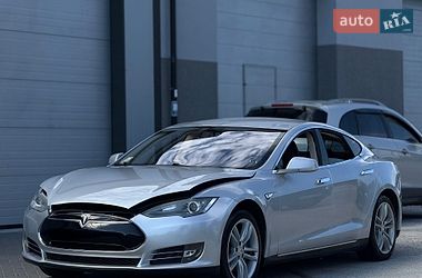 Лифтбек Tesla Model S 2014 в Дрогобыче фото Лифтбек Tesla Model S 2014 в Дрогобыче