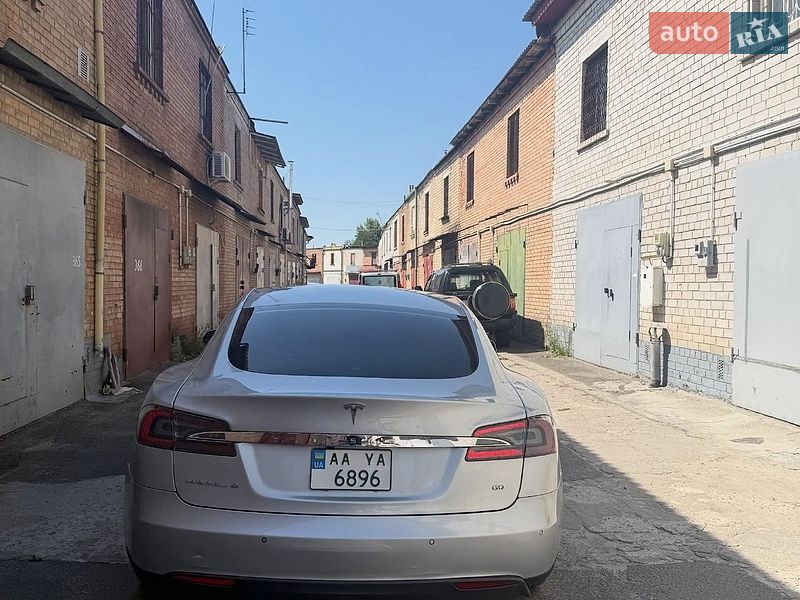 Лифтбек Tesla Model S 2015 в Львове фото 4 Лифтбек Tesla Model S 2015 в Львове