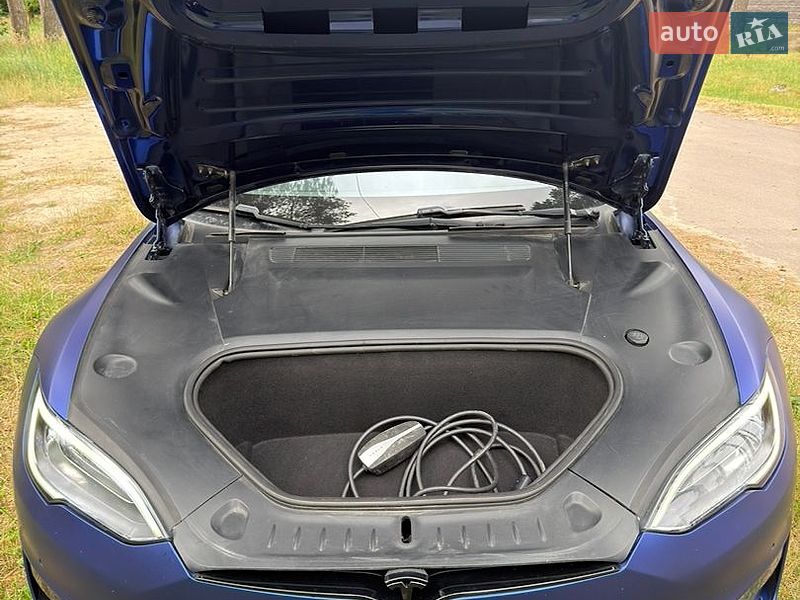 Лифтбек Tesla Model S 2021 в Житомире