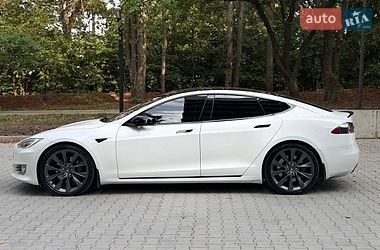 Лифтбек Tesla Model S 2017 в Тернополе