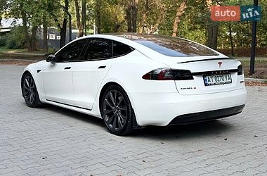 Лифтбек Tesla Model S 2017 в Тернополе