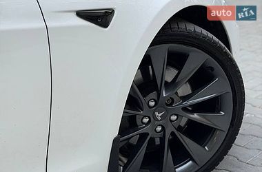 Лифтбек Tesla Model S 2017 в Тернополе