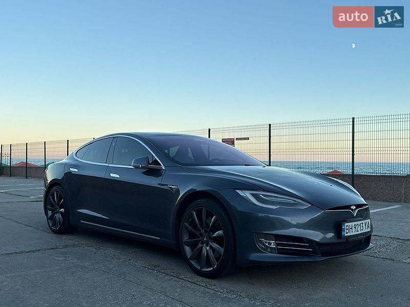 Лифтбек Tesla Model S 2020 в Одессе