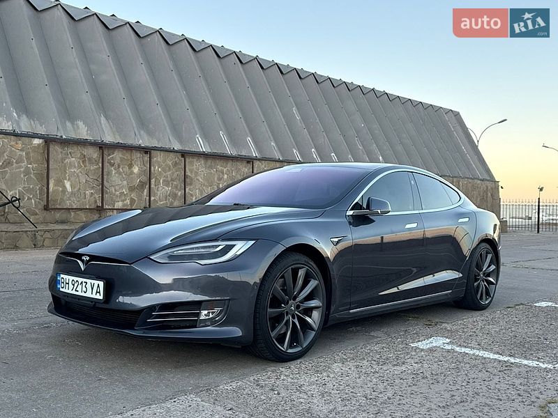 Лифтбек Tesla Model S 2020 в Одессе