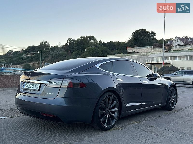 Лифтбек Tesla Model S 2020 в Одессе