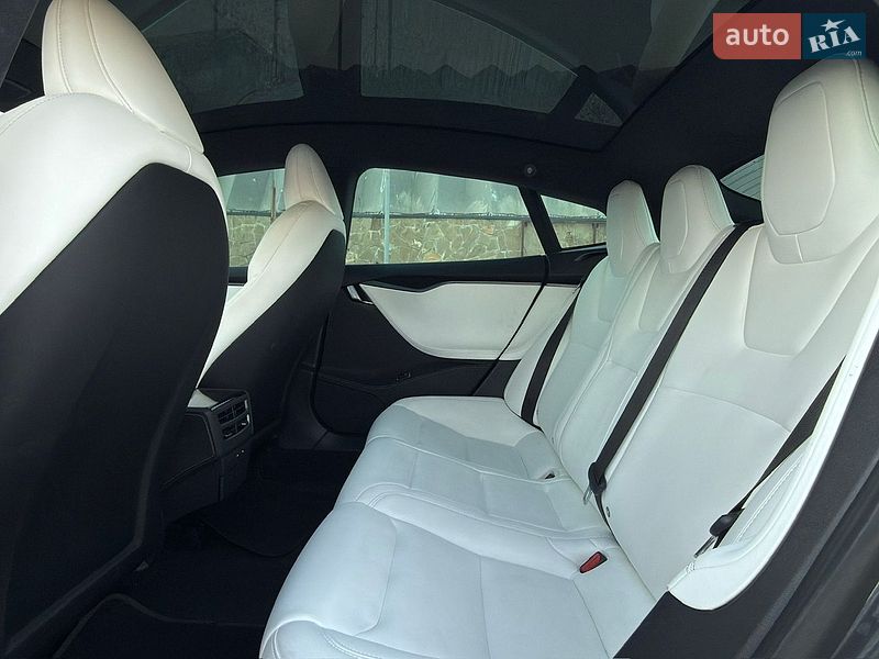Лифтбек Tesla Model S 2020 в Одессе