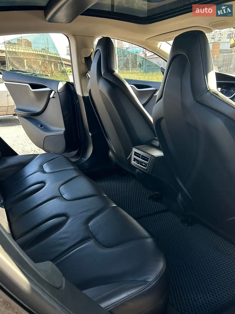 2014 Tesla Model S - мініатюра 10