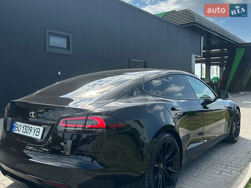 Ліфтбек Tesla Model S 2022 в Тернополі