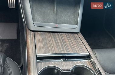 Лифтбек Tesla Model S 2022 в Тернополе