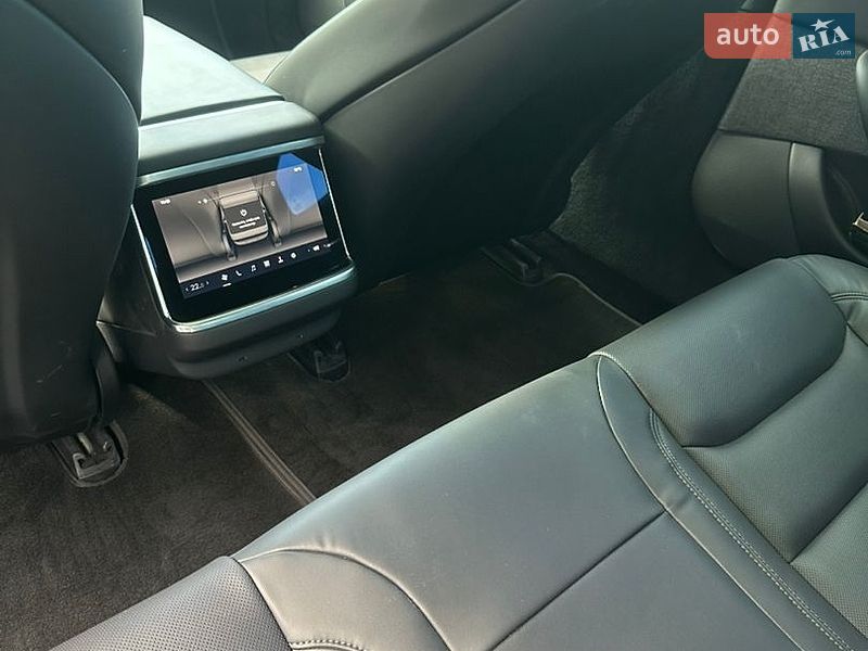 Ліфтбек Tesla Model S 2022 в Тернополі