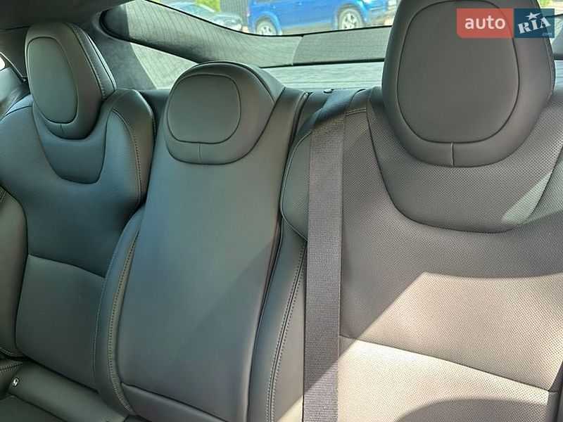 Ліфтбек Tesla Model S 2022 в Тернополі