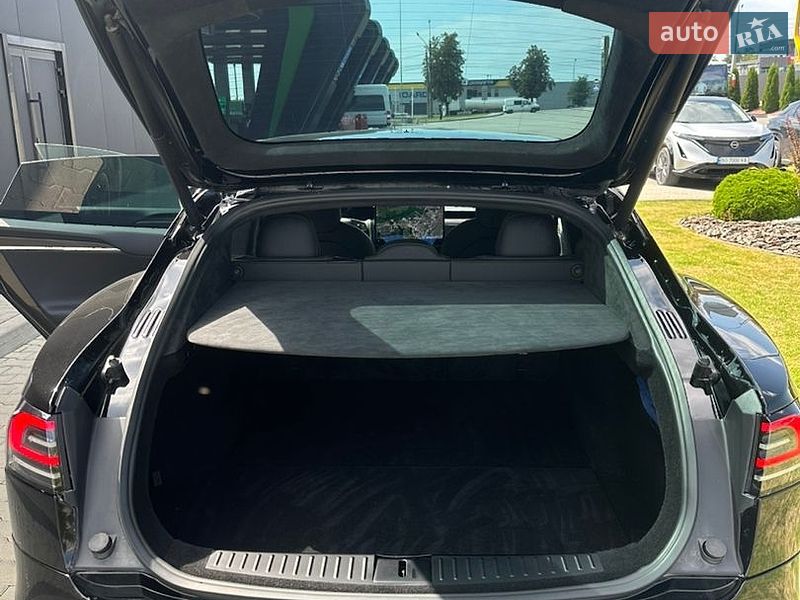 Ліфтбек Tesla Model S 2022 в Тернополі