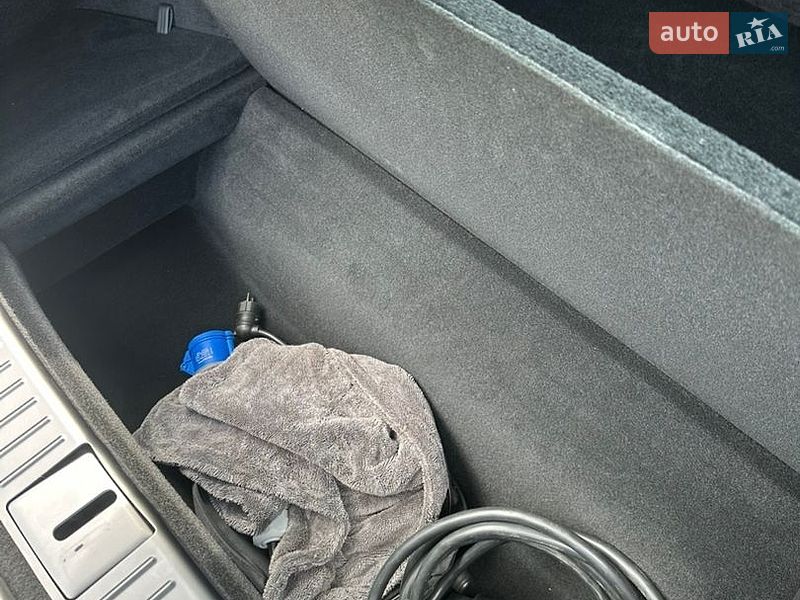 Лифтбек Tesla Model S 2022 в Тернополе
