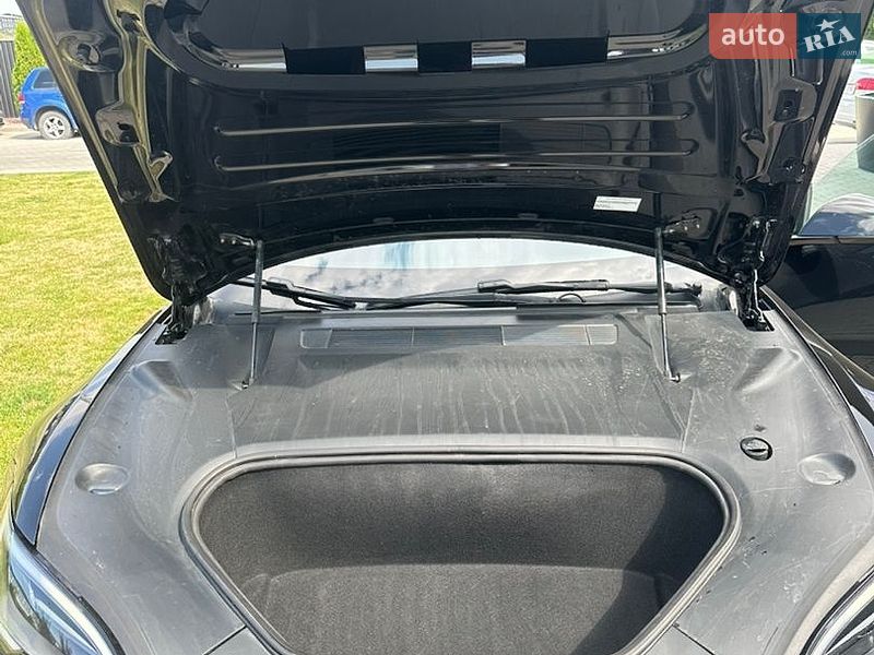 Ліфтбек Tesla Model S 2022 в Тернополі