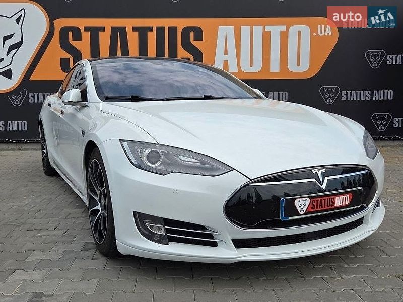 Лифтбек Tesla Model S 2016 в Хмельницком