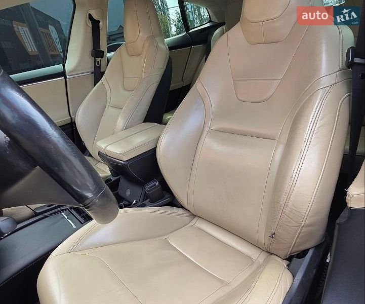 Лифтбек Tesla Model S 2016 в Хмельницком