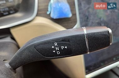 Лифтбек Tesla Model S 2016 в Хмельницком