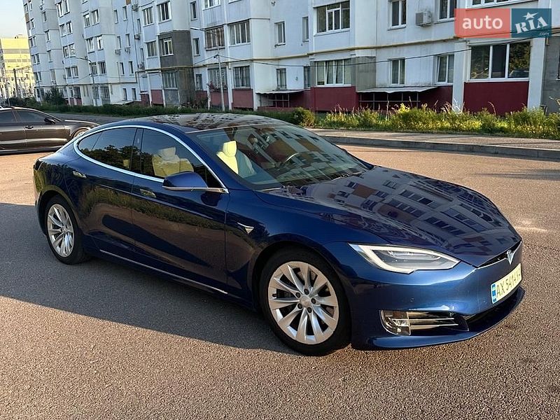 Лифтбек Tesla Model S 2019 в Харькове фото Лифтбек Tesla Model S 2019 в Харькове