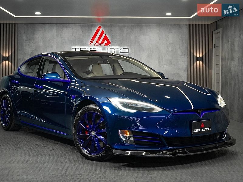 Ліфтбек Tesla Model S 2017 в Одесі