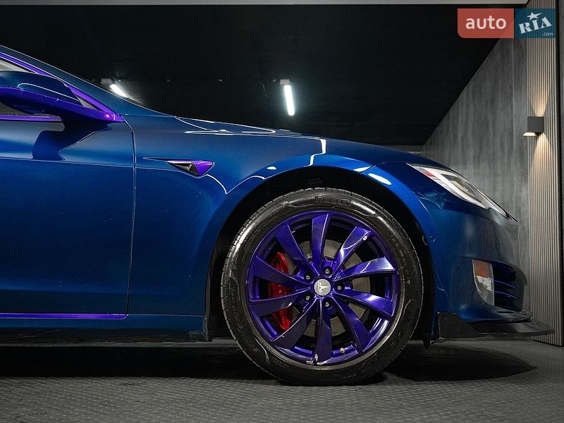 Ліфтбек Tesla Model S 2017 в Одесі