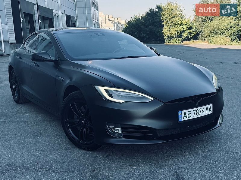Tesla Model S 2015