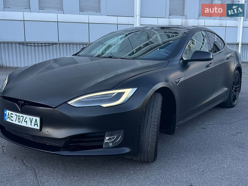 Лифтбек Tesla Model S 2015 в Днепре
