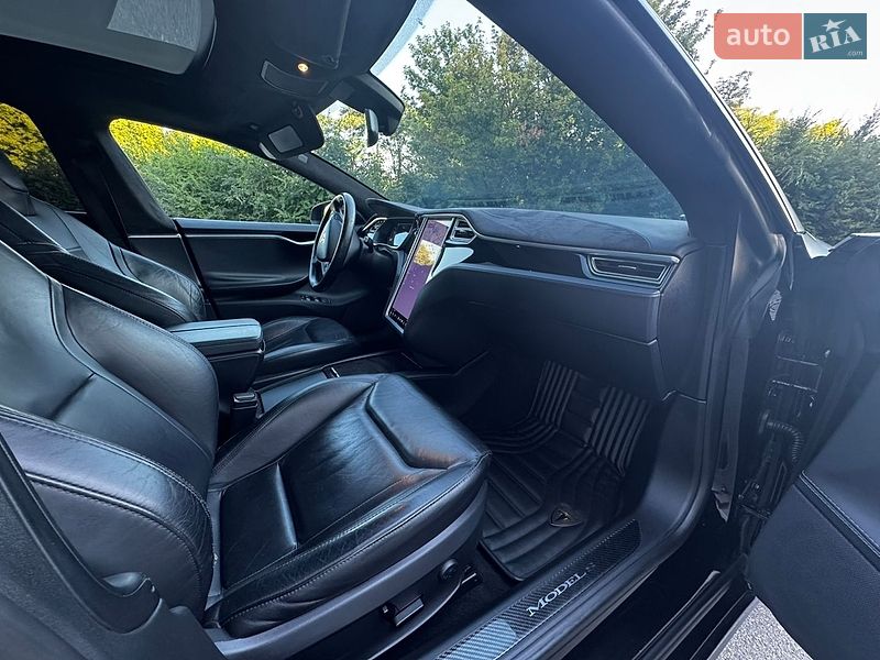Лифтбек Tesla Model S 2015 в Днепре