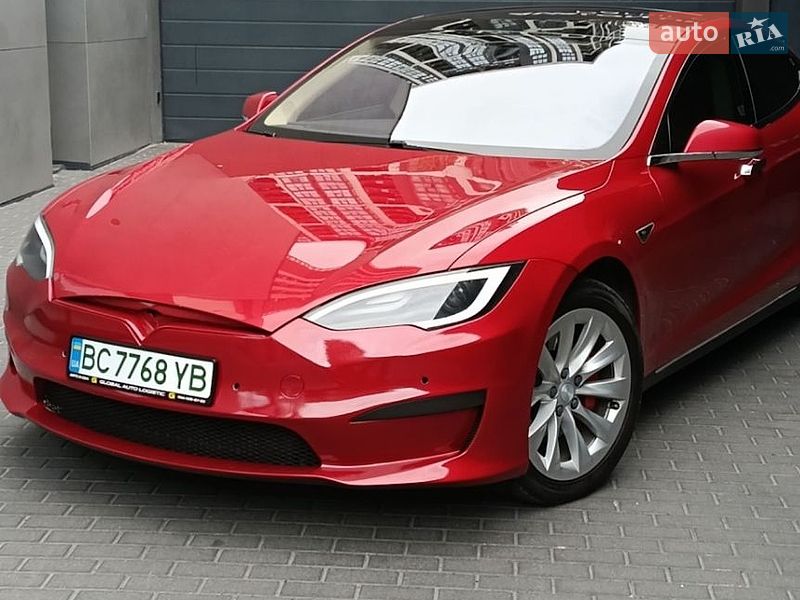 Ліфтбек Tesla Model S 2013 в Львові