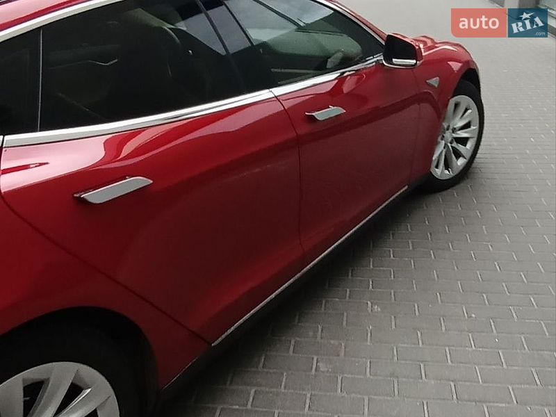 Лифтбек Tesla Model S 2013 в Львове фото 21 Лифтбек Tesla Model S 2013 в Львове