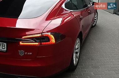 Ліфтбек Tesla Model S 2013 в Львові
