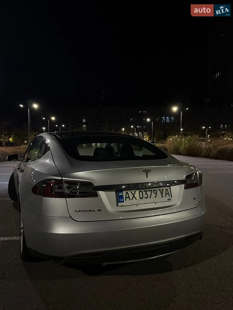 2014 Tesla Model S - мініатюра 3