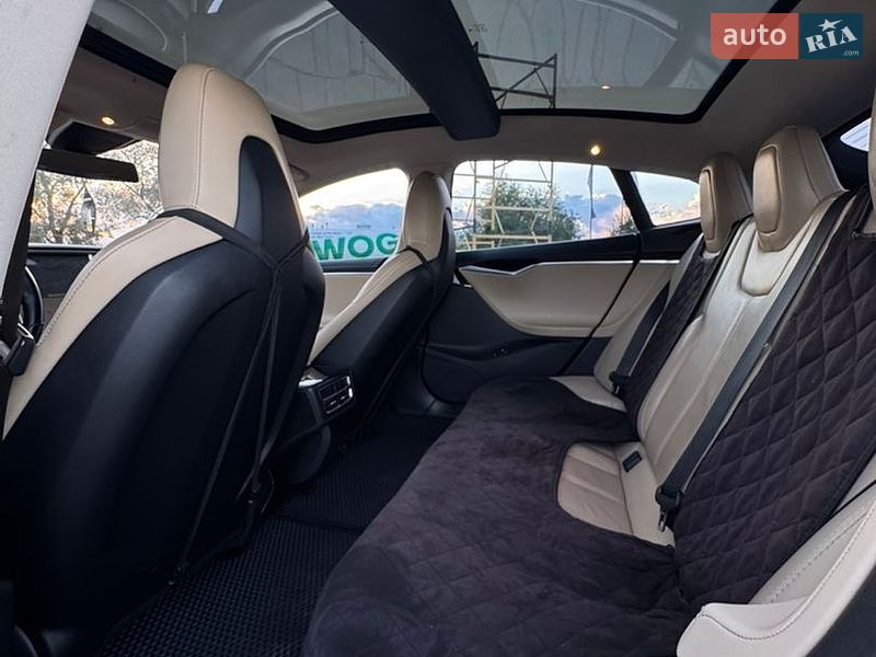 Ліфтбек Tesla Model S 2014 в Івано-Франківську