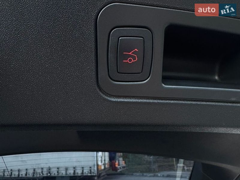 Ліфтбек Tesla Model S 2014 в Івано-Франківську