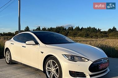 Лифтбек Tesla Model S 2013 в Львове