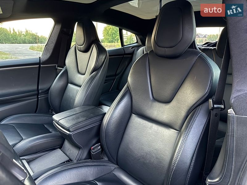 Ліфтбек Tesla Model S 2019 в Кобеляках
