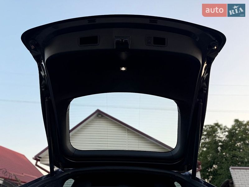 Ліфтбек Tesla Model S 2019 в Кобеляках