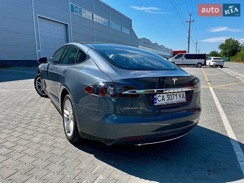 Ліфтбек Tesla Model S 2013 в Хмельницькому