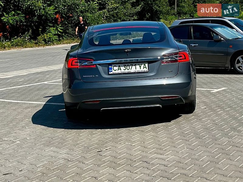 Ліфтбек Tesla Model S 2013 в Хмельницькому