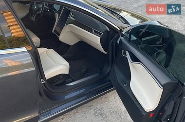 Лифтбек Tesla Model S 2015 в Каменец-Подольском