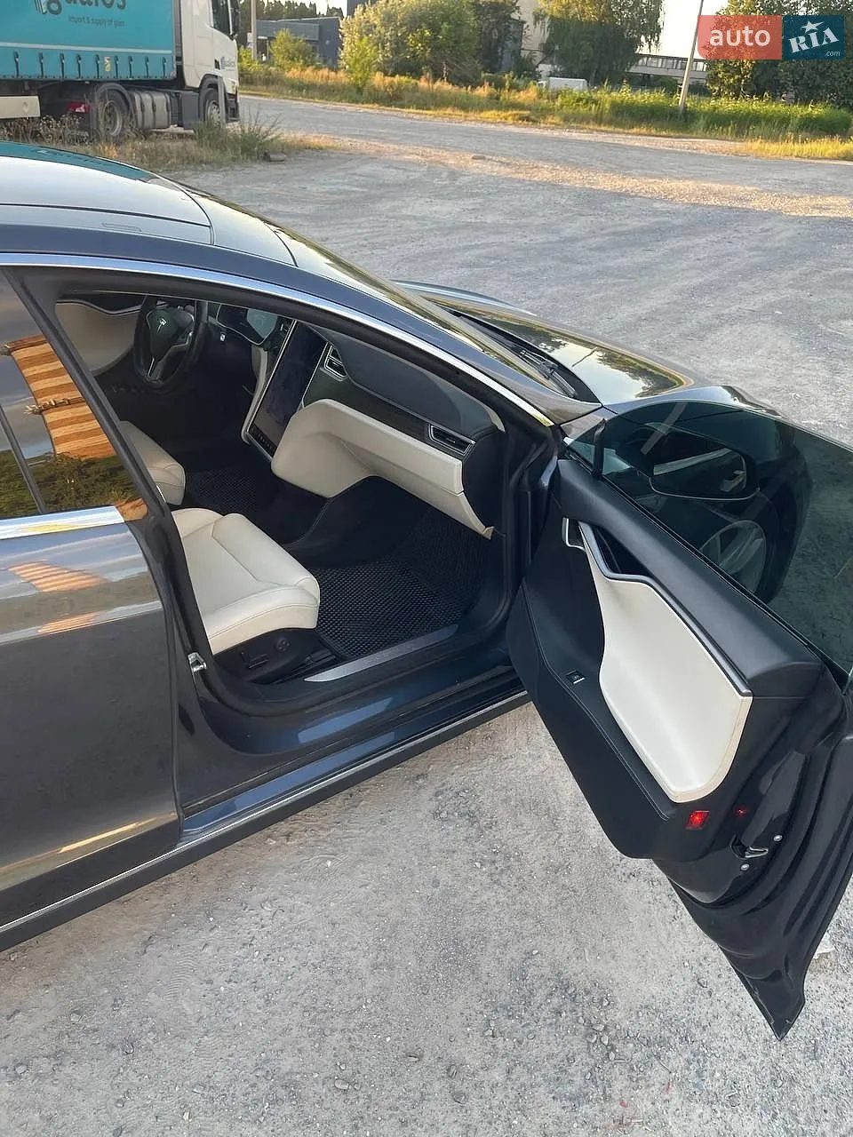 2015 Tesla Model S - мініатюра 11