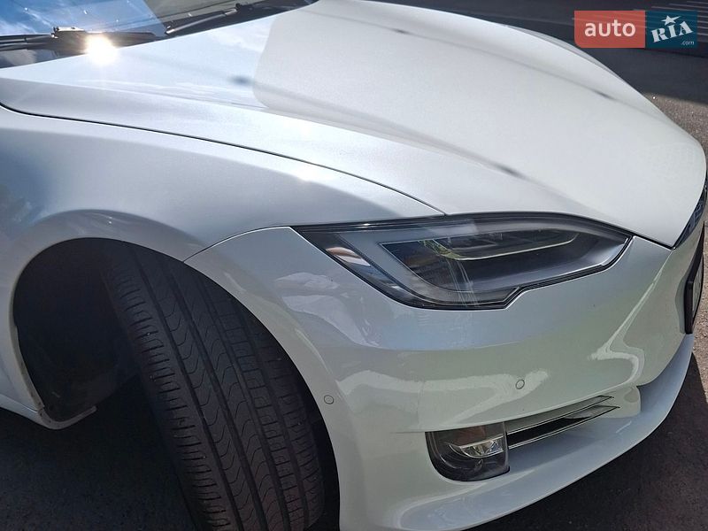 Лифтбек Tesla Model S 2020 в Ровно