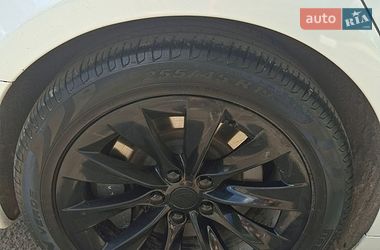 Лифтбек Tesla Model S 2020 в Ровно