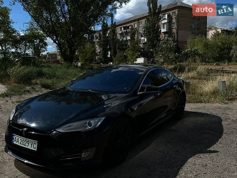 Ліфтбек Tesla Model S 2014 в Києві