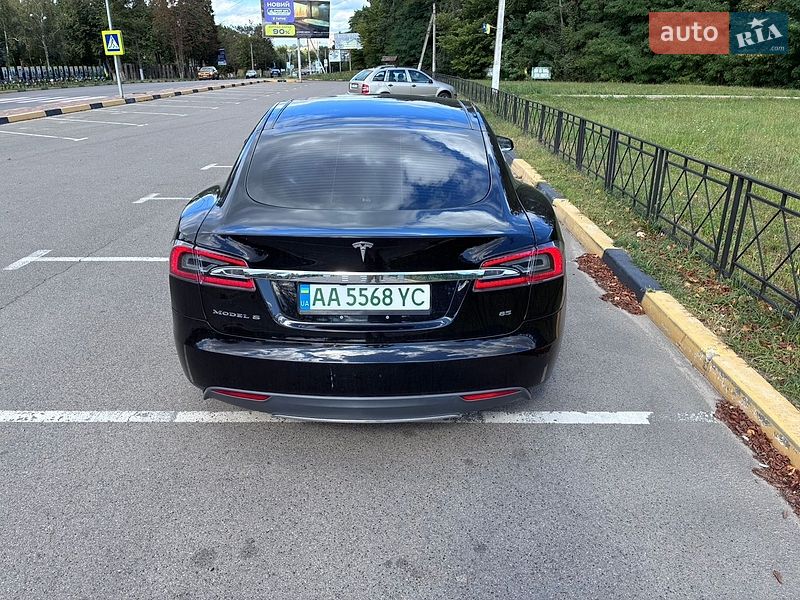 Ліфтбек Tesla Model S 2014 в Києві