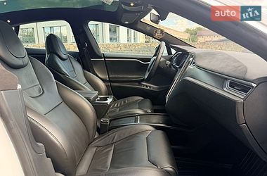 Лифтбек Tesla Model S 2017 в Ровно