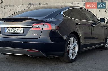 Лифтбек Tesla Model S 2015 в Львове